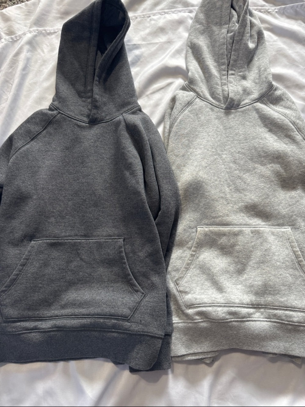2 Amazon Essentials Kids Hooded Pullover Sweatshirts in Dark Gray and Light Gray